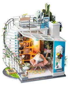   MINIATURE HOUSE~Dora's Loft